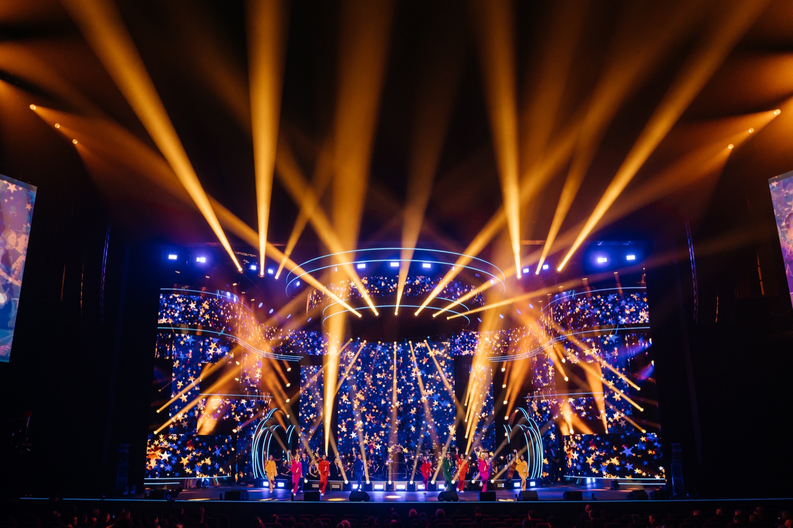 Майот фото с концерта. Шоу игра. Кто круче спб шоу игра. Шоу в москве. Крутые шоу москвы.